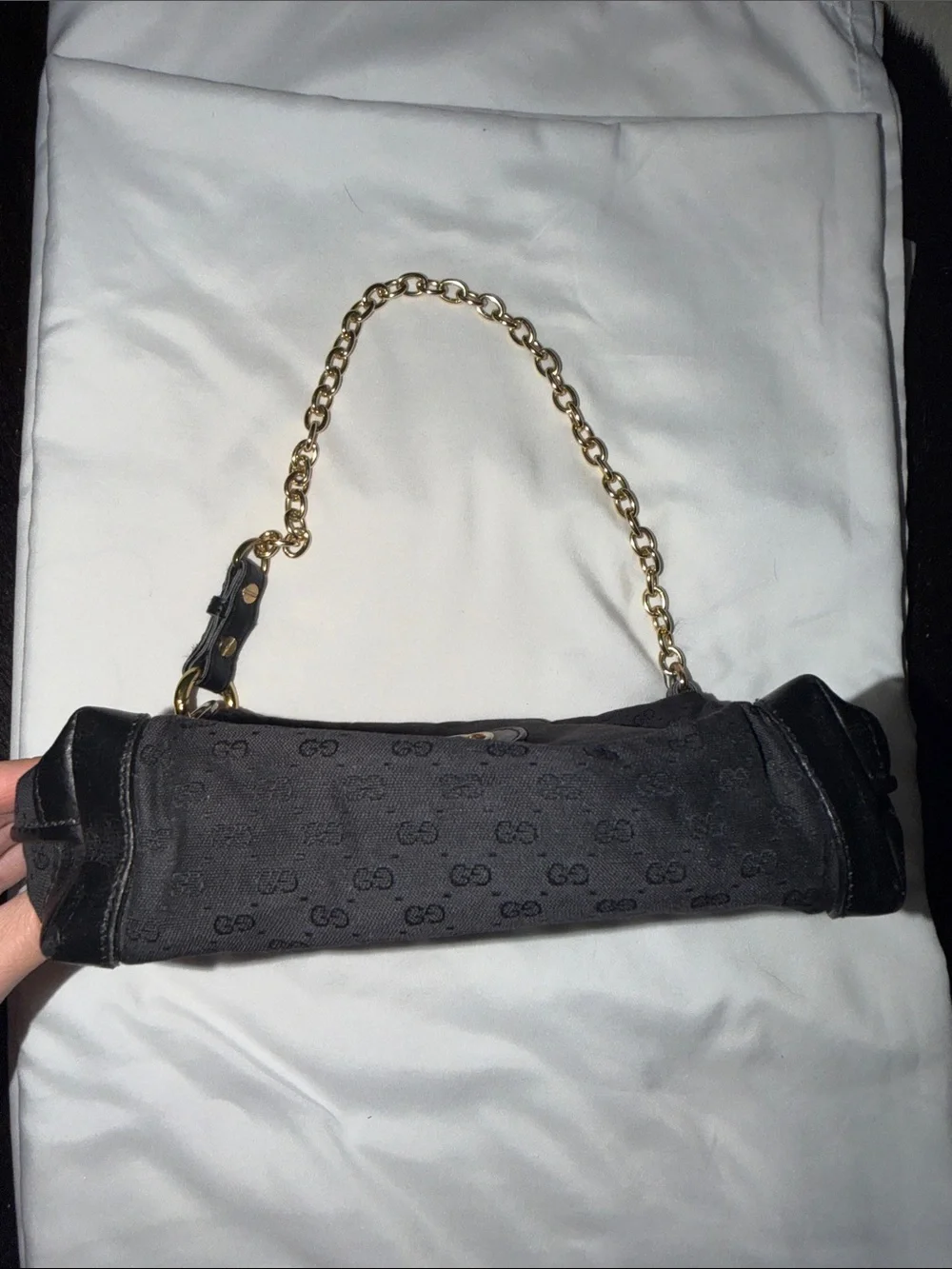 Gucci Vintage 70’s Round Canvas Shoulder Bag in Black and Gold - Picture 7 of 16
